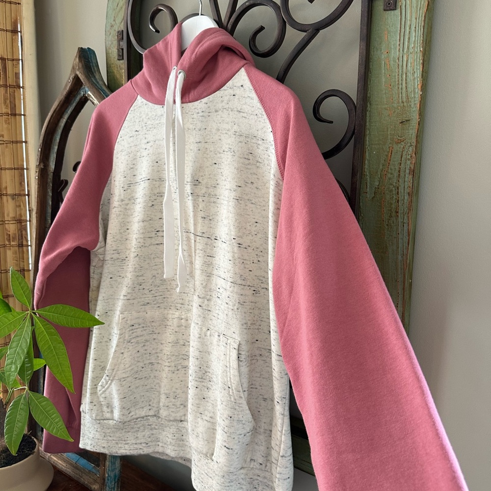 ☀️ NWOT ColorBlock Hoodie